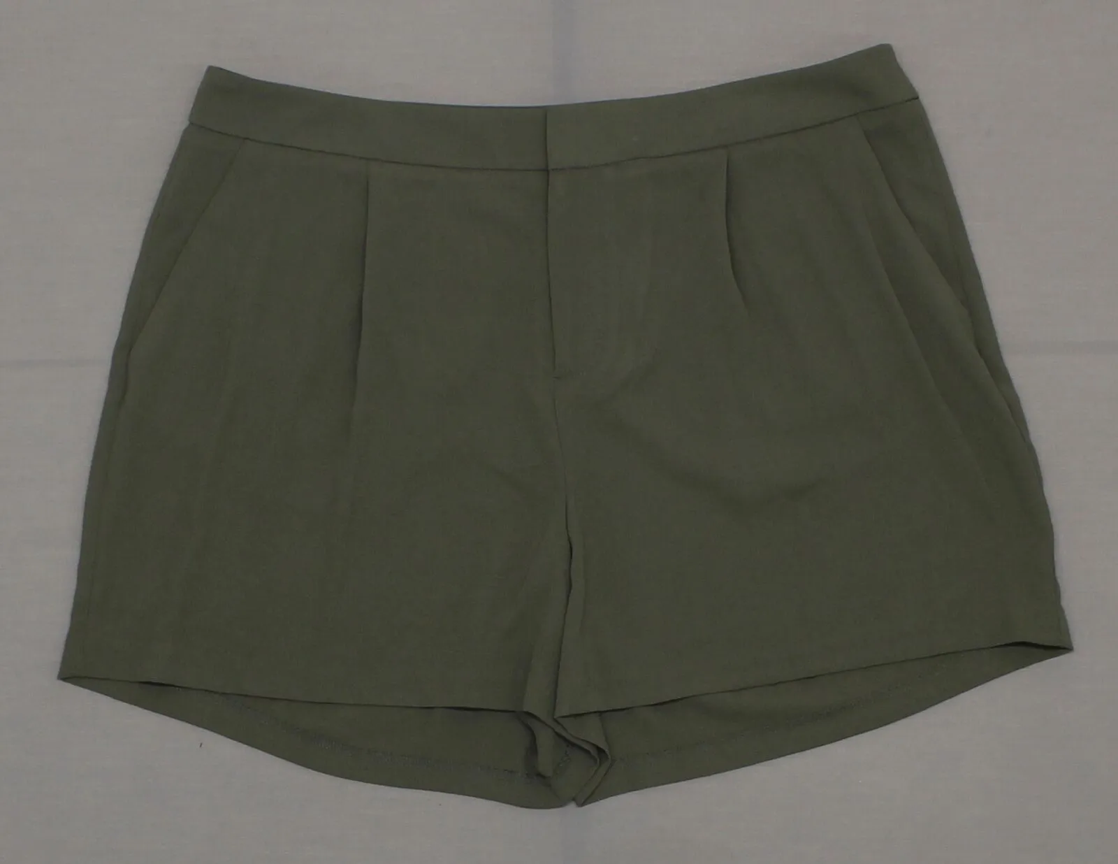 A New Day Women's 4-Inch Flowy Pleated Shorts