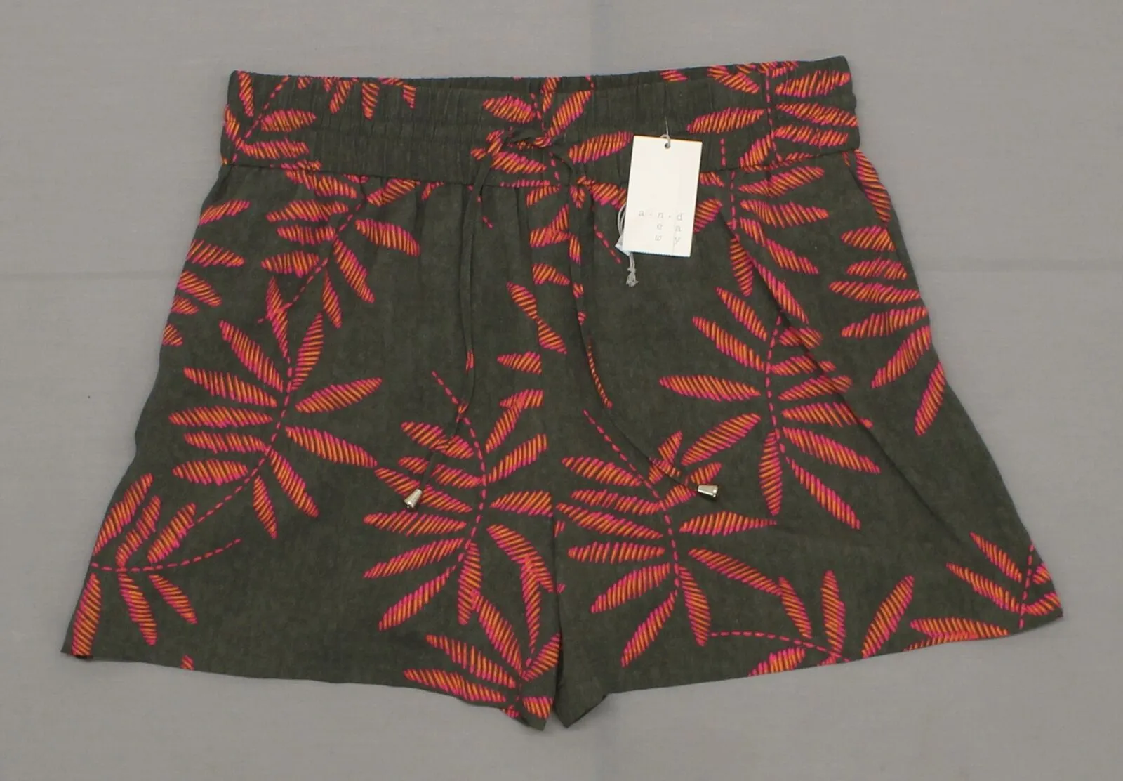 A New Day Women's Floral Print 4-Inch Crepe Shorts