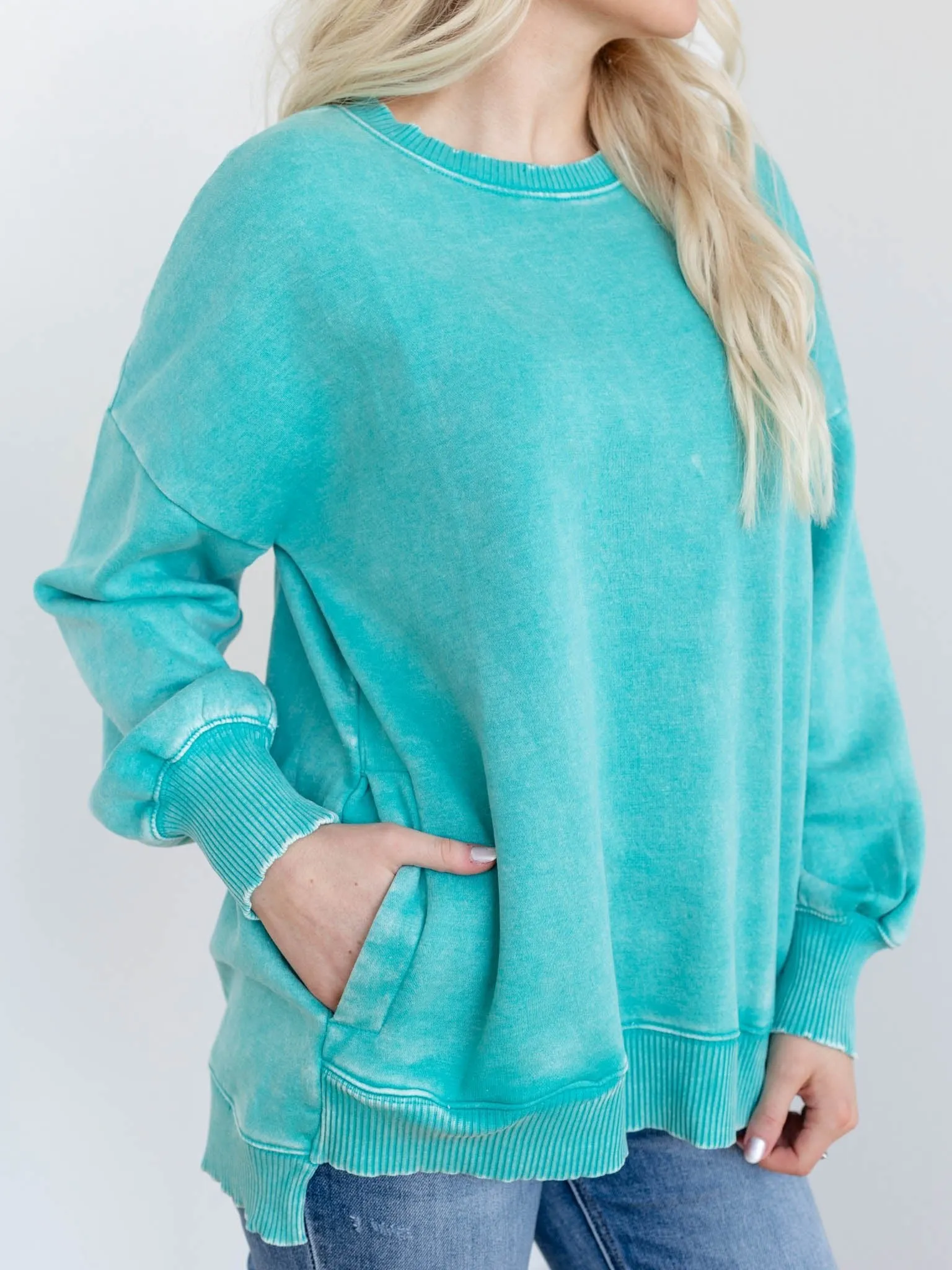 Acid Wash Hi-Low Hem Fleece Pullover