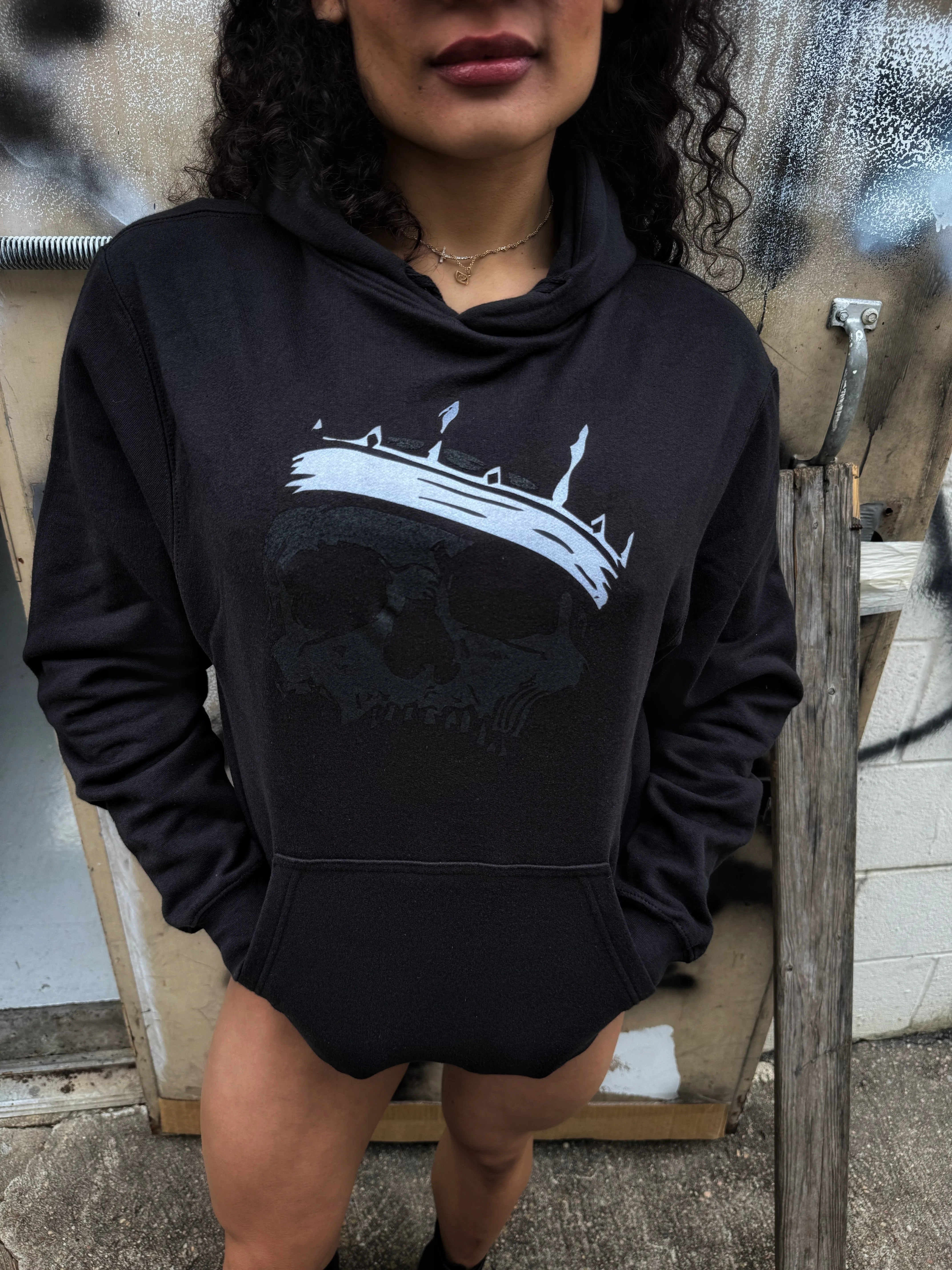 ADJUST HOODIE SILVER CROWN
