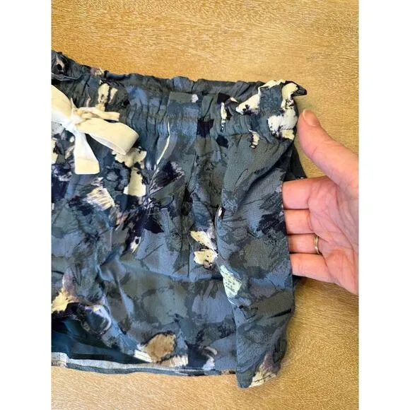 ARITZIA WILFRED Montrouge Shorts blue floral