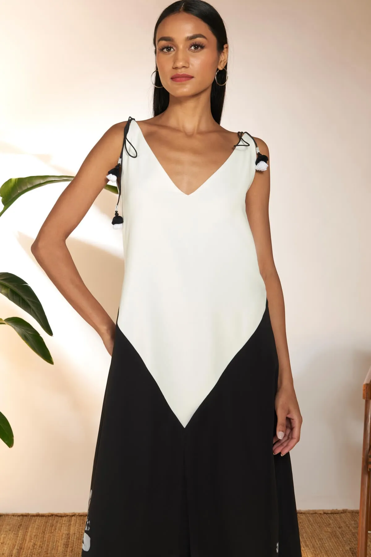 Black and white spaghetti dress