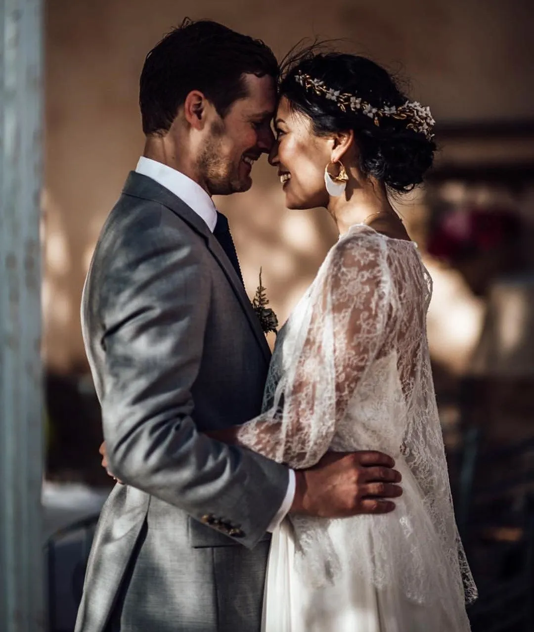 Boho Style Chiffon Bride Dresses with Lace Cape