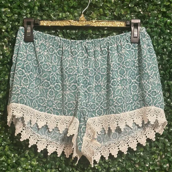 Bundle of 3 Shorts - Show Me Your MUMU - Size Medium - VERY COMFY! Flowy! Lace!