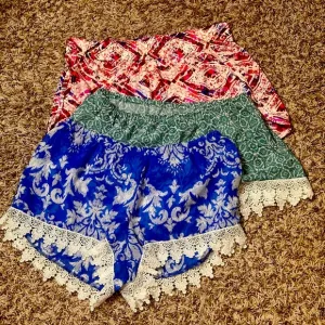 Bundle of 3 Shorts - Show Me Your MUMU - Size Medium - VERY COMFY! Flowy! Lace!