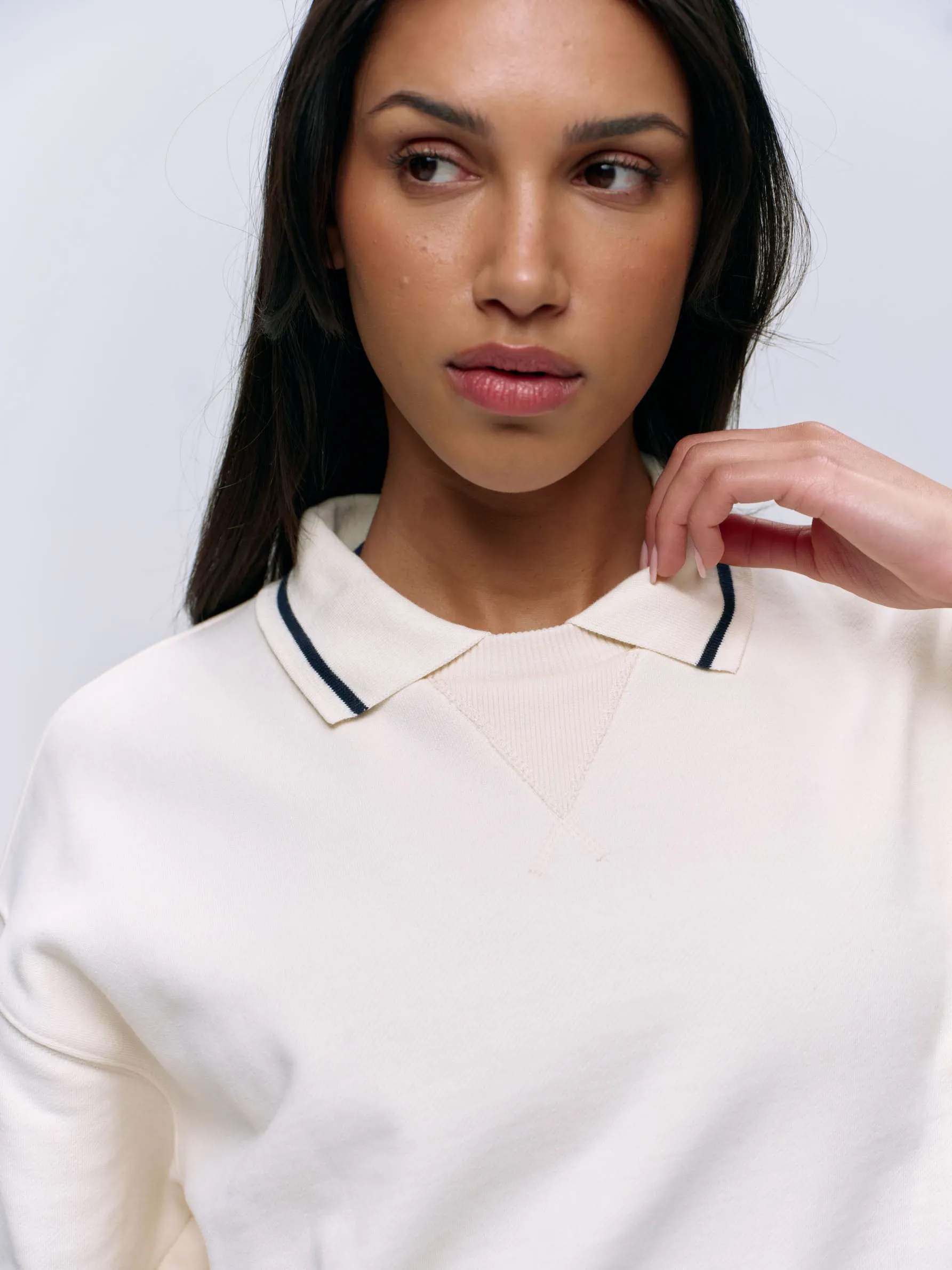 Collared Sweatshirt - Marshmallow White/Navy Blue