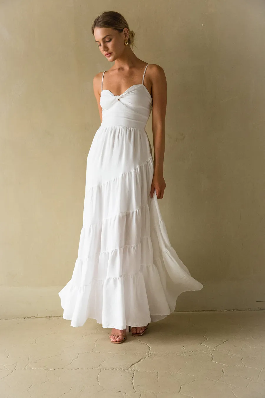 Donna Twist Front Tiered Maxi Dress
