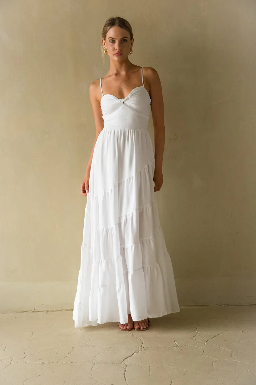 Donna Twist Front Tiered Maxi Dress