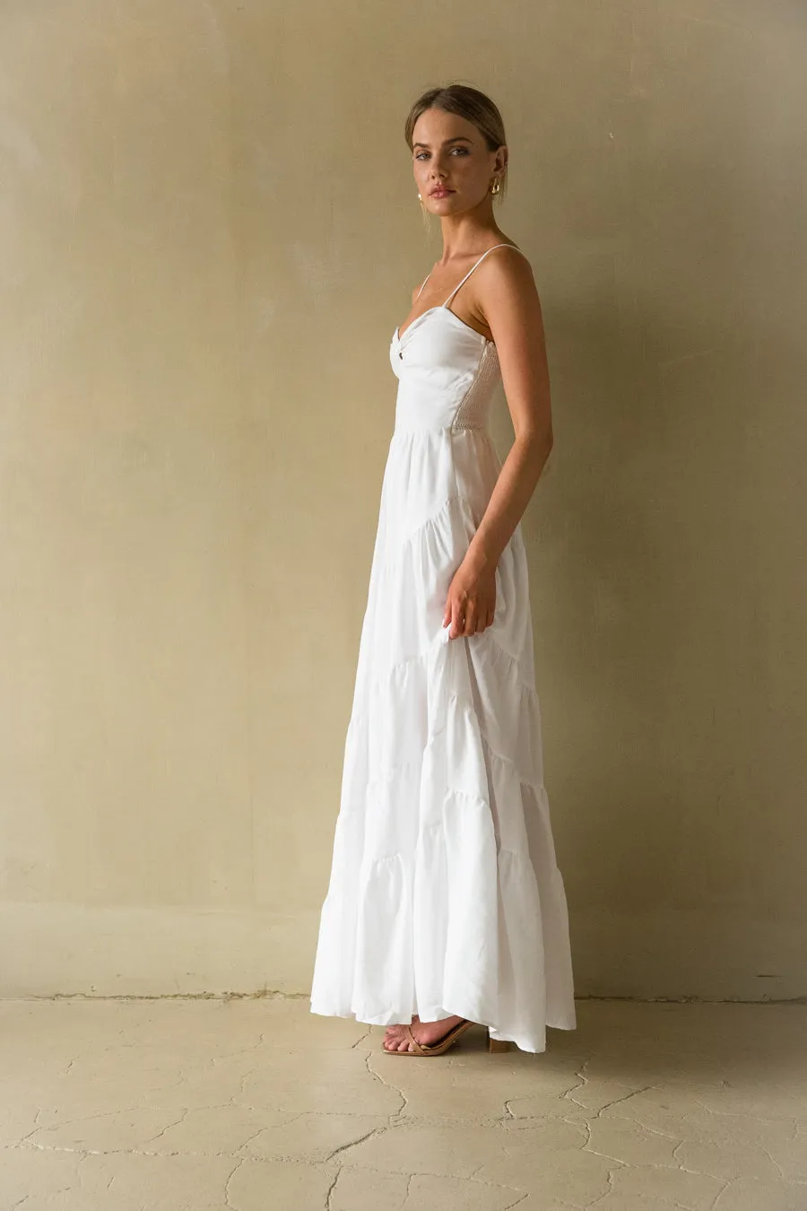 Donna Twist Front Tiered Maxi Dress
