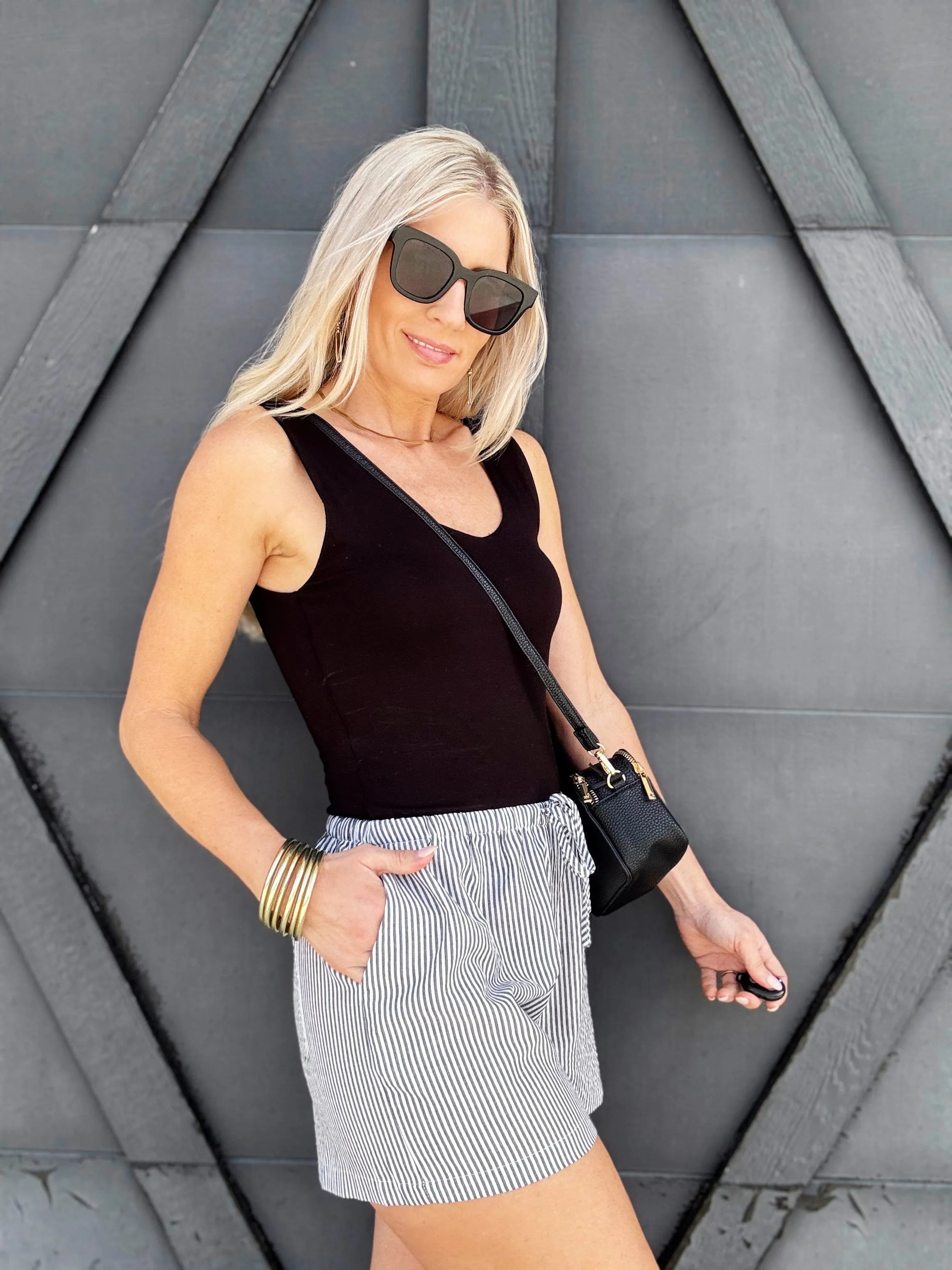 Drawstring Waist Stripped Shorts In Black