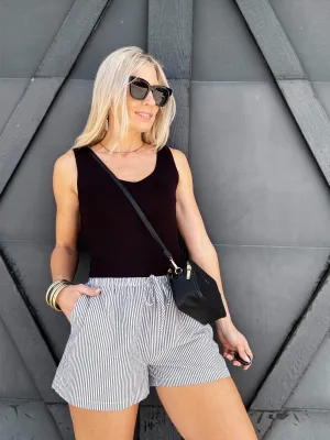 Drawstring Waist Stripped Shorts In Black