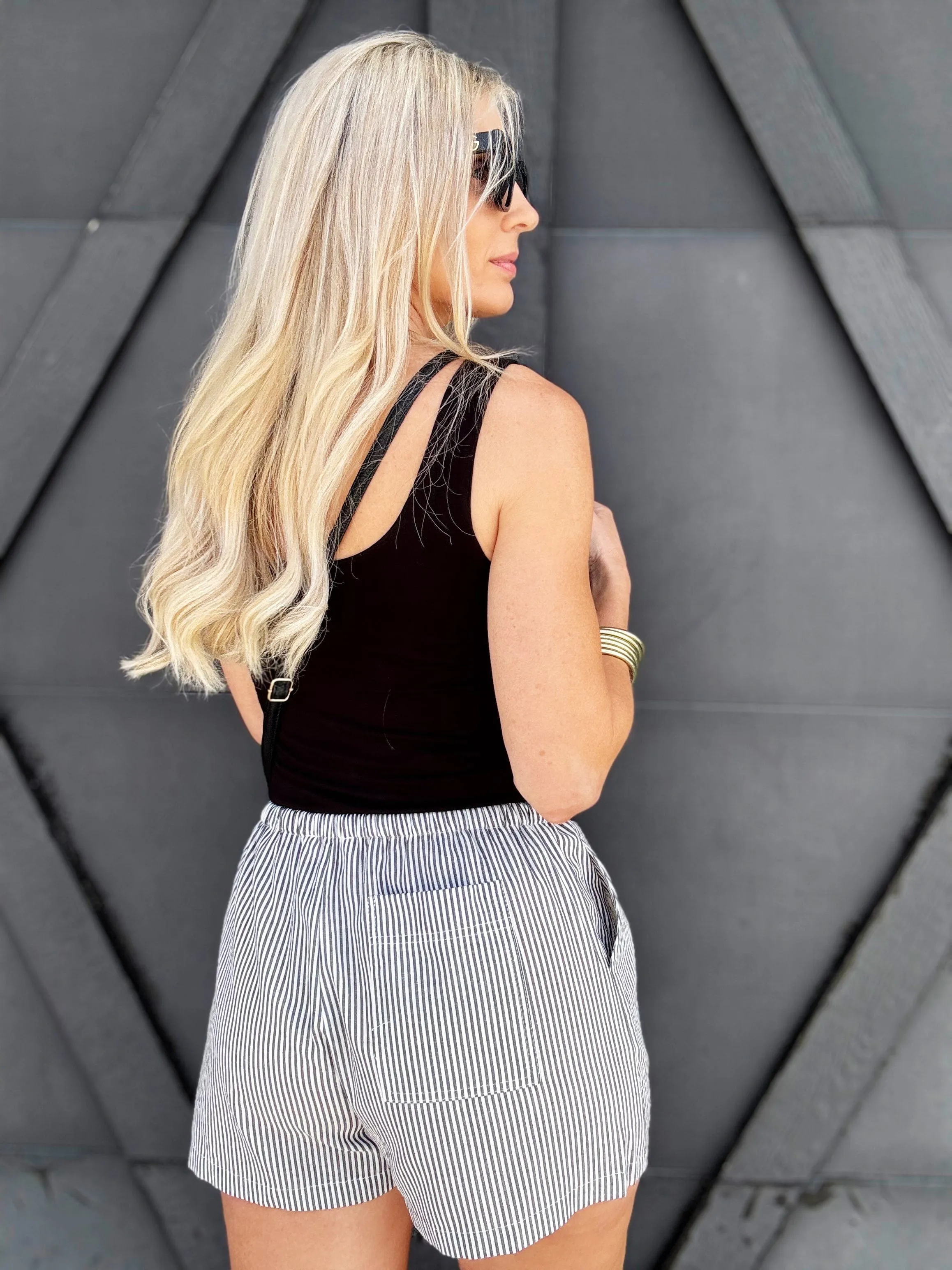 Drawstring Waist Stripped Shorts In Black