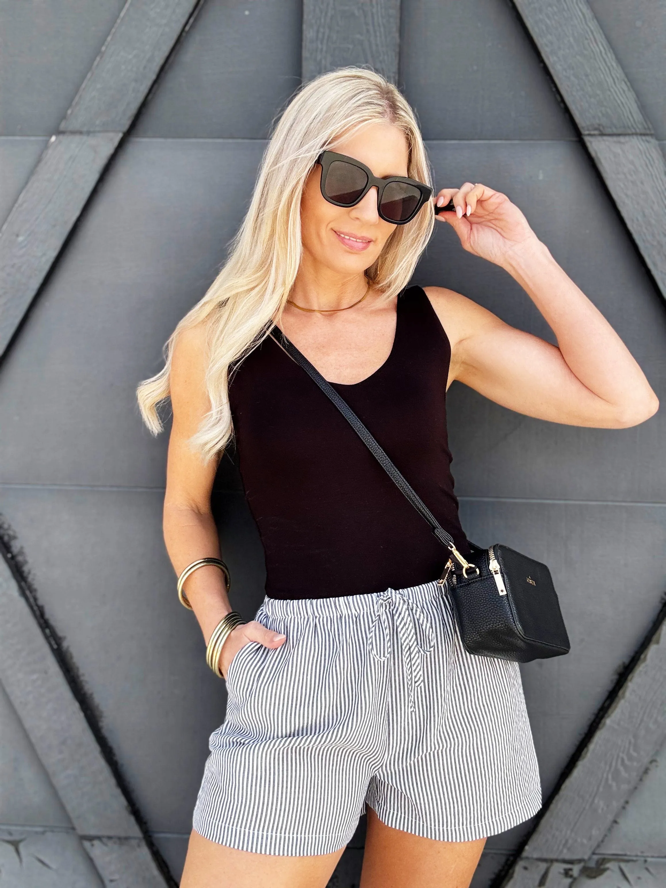 Drawstring Waist Stripped Shorts In Black