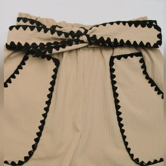 Elle Contrast Charm Shorts