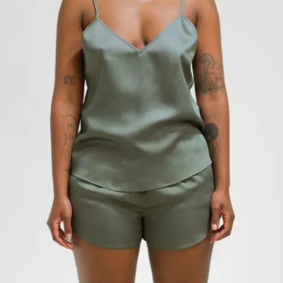 ETTITUDE,NIB,  Sateen Shortie,Moss (green)