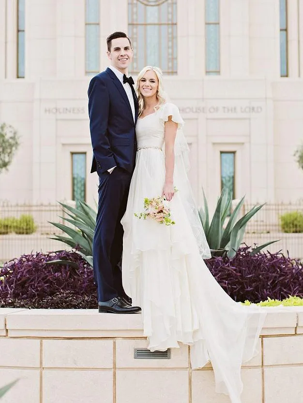 Flowy Beach Short Sleeves Beaded Belt Temple Chiffon Modest Wedding Dress-715364