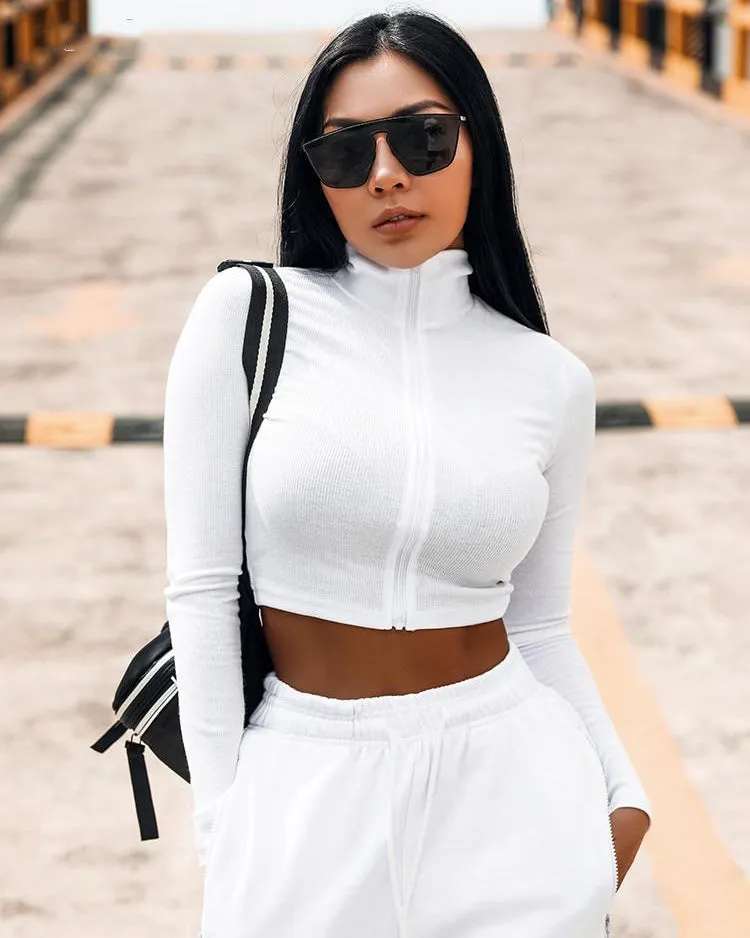 FOURBASIX Essential Zip Crop
