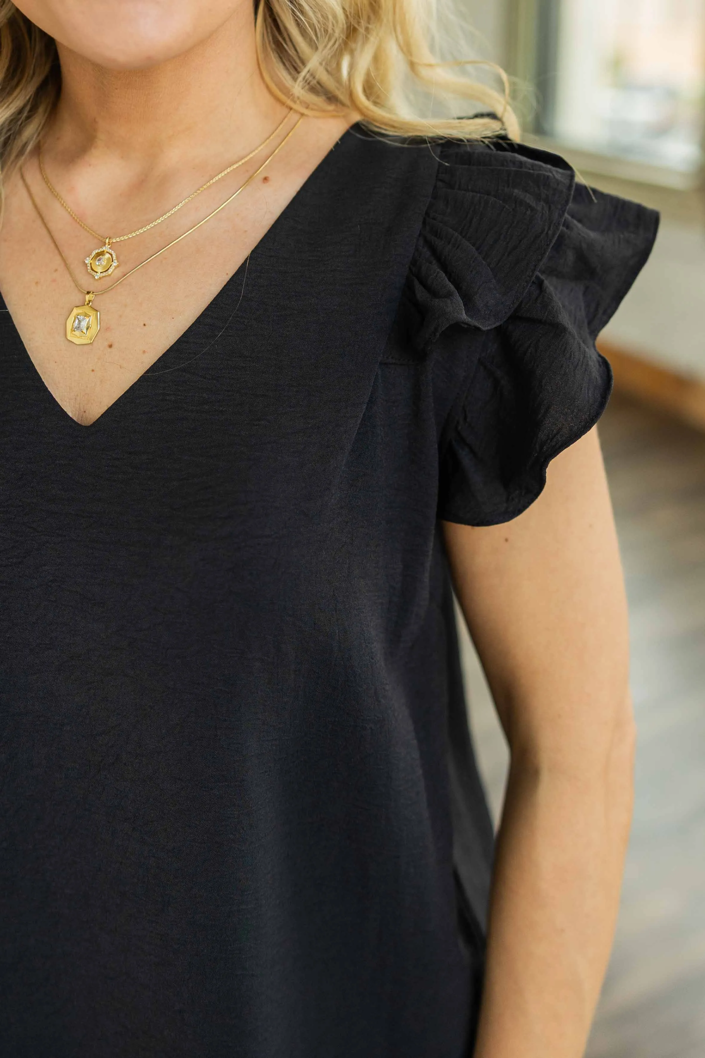 ILLA FLUTTER SLEEVE TOP