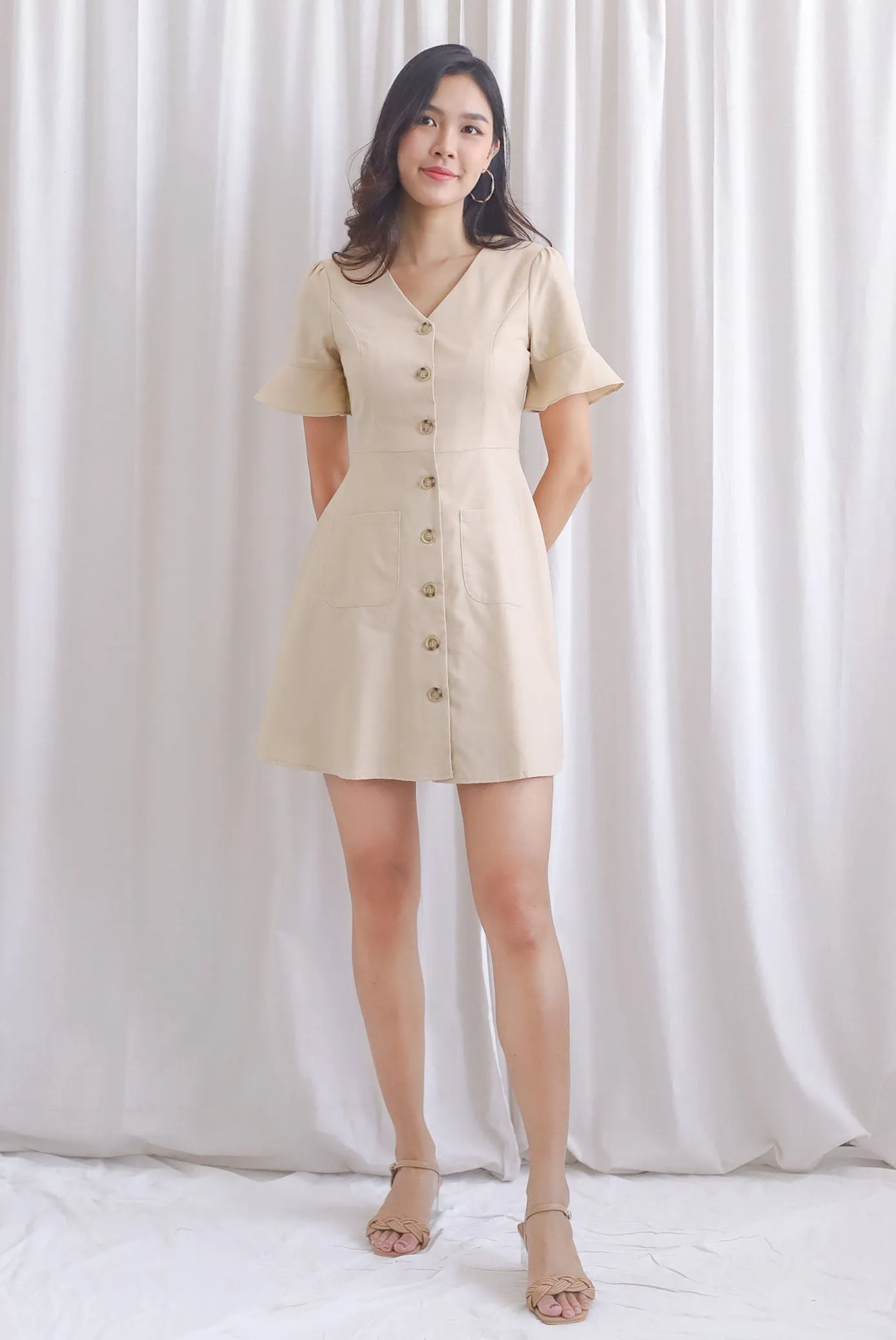 Jasmer Buttons Sleeved Dress In Ecru