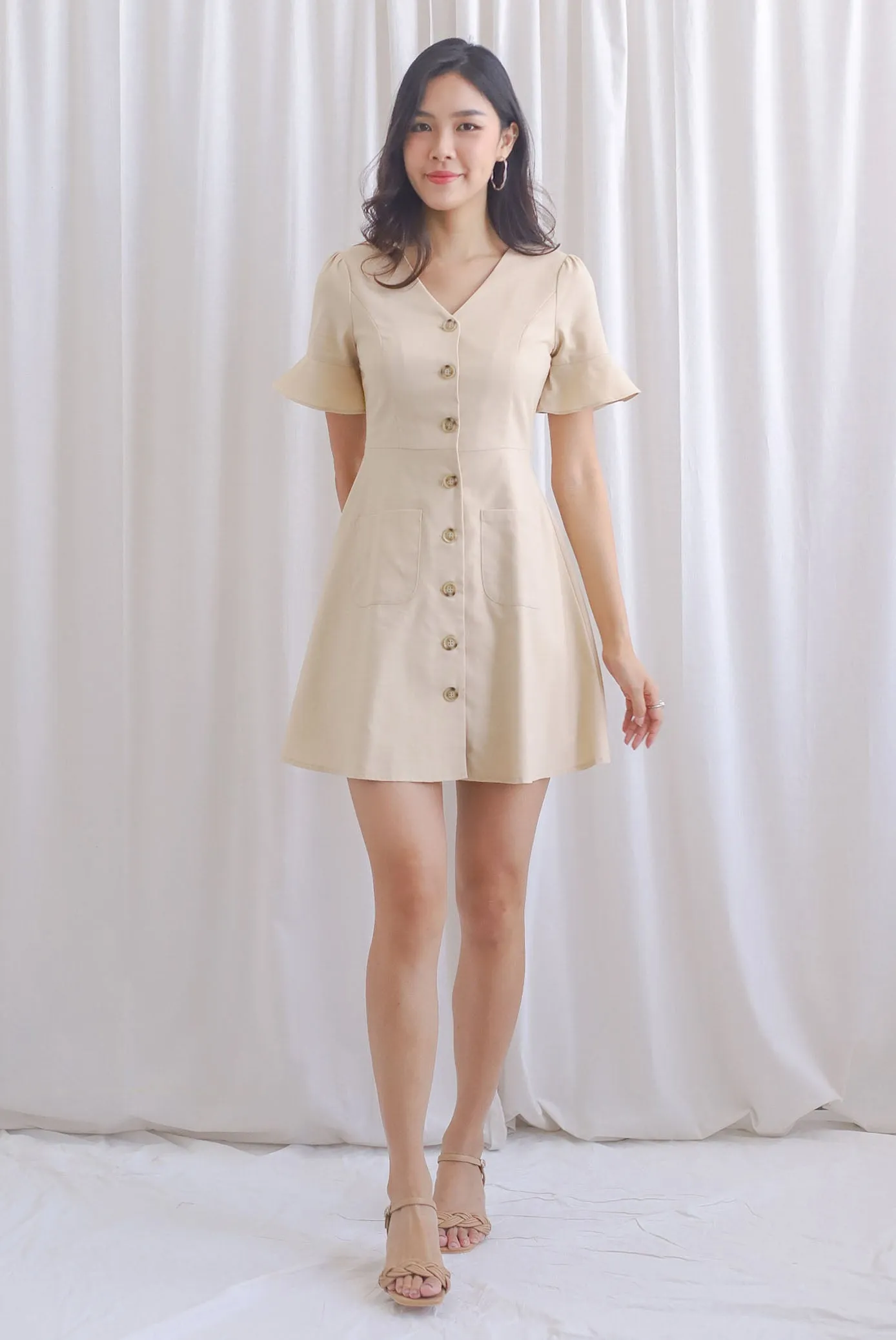 Jasmer Buttons Sleeved Dress In Ecru