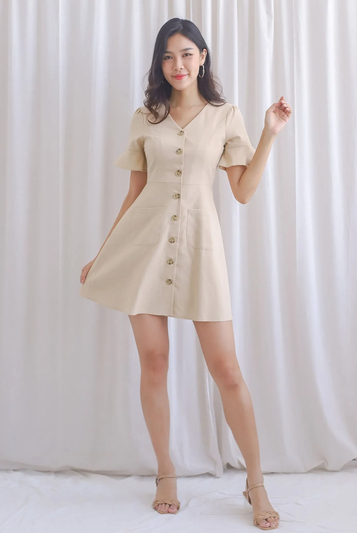 Jasmer Buttons Sleeved Dress In Ecru