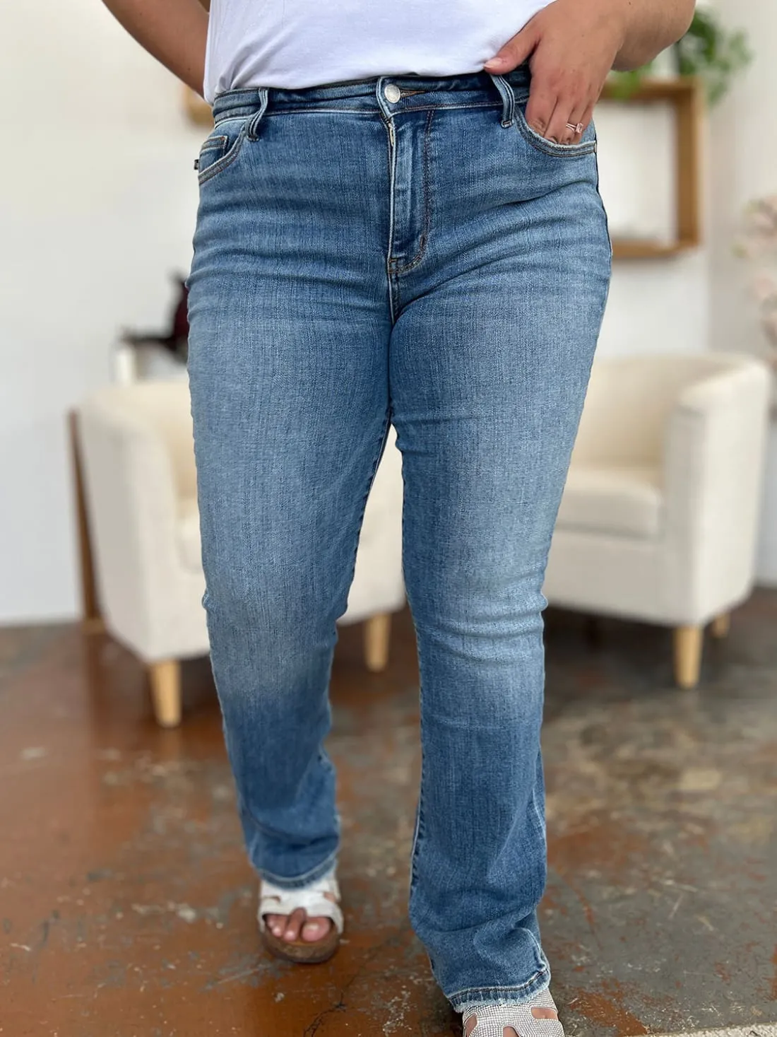 Judy Blue Mid-Rise Straight Jeans