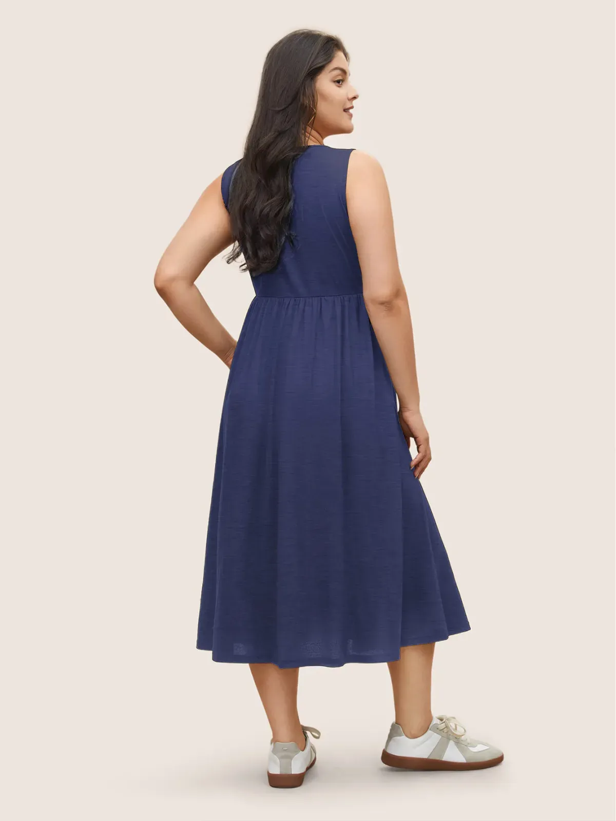 Kai Sleeveless Scoop Neck Pleated Midi Dress