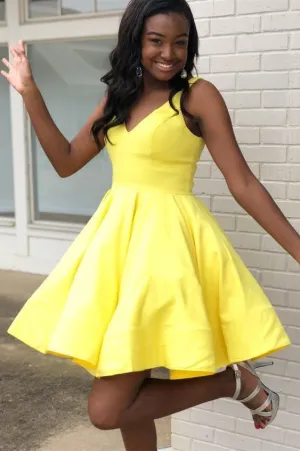 Knee Length V-neckline Yellow Homecoming Dress
