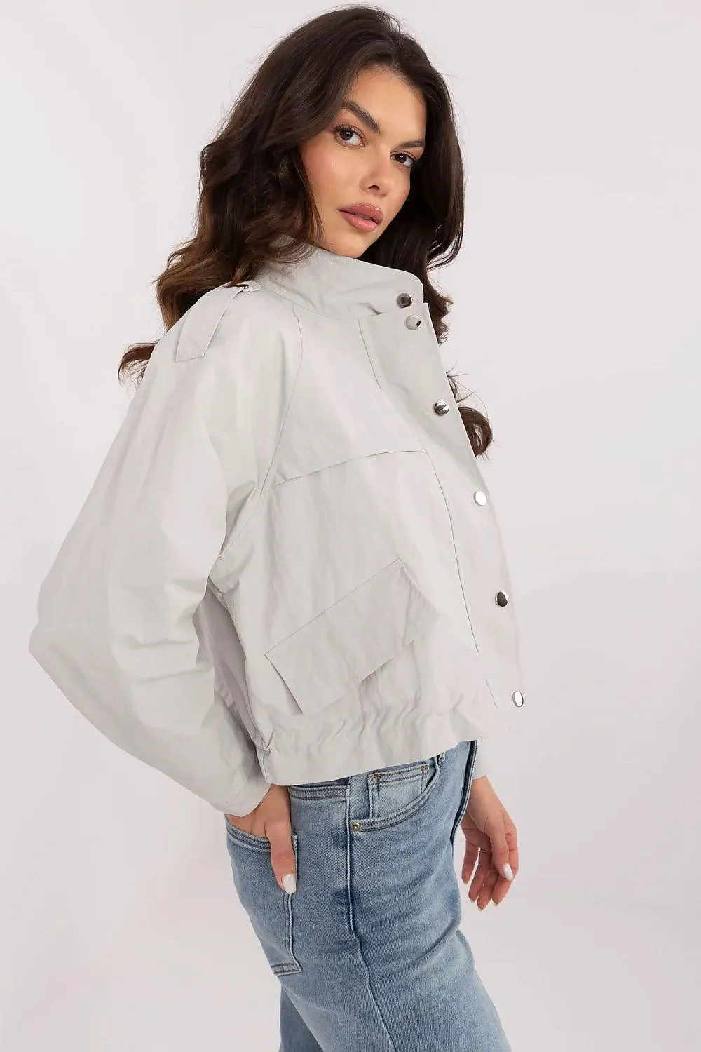 Light women's windbreaker jacket