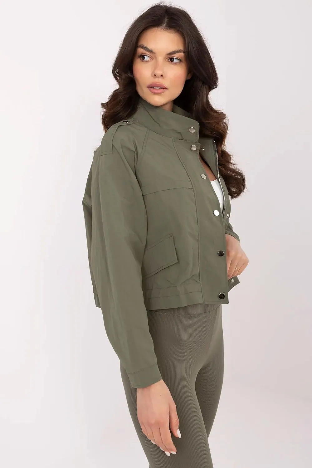 Light women's windbreaker jacket
