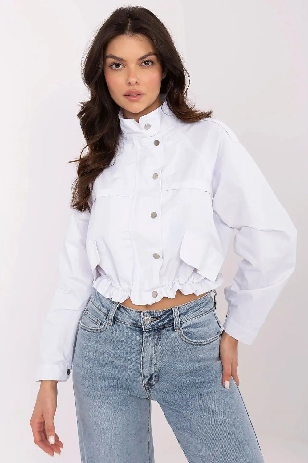 Light women's windbreaker jacket