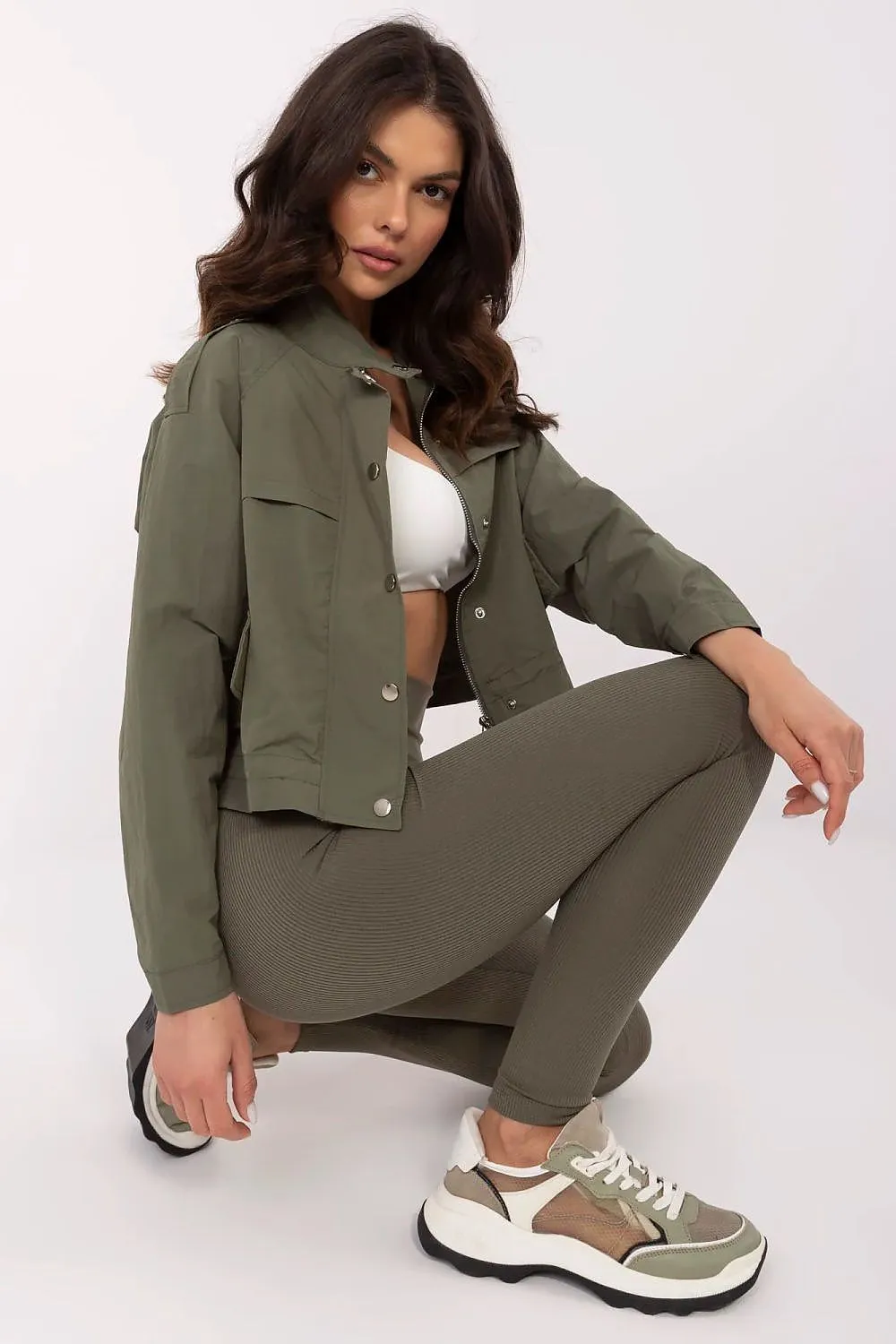 Light women's windbreaker jacket