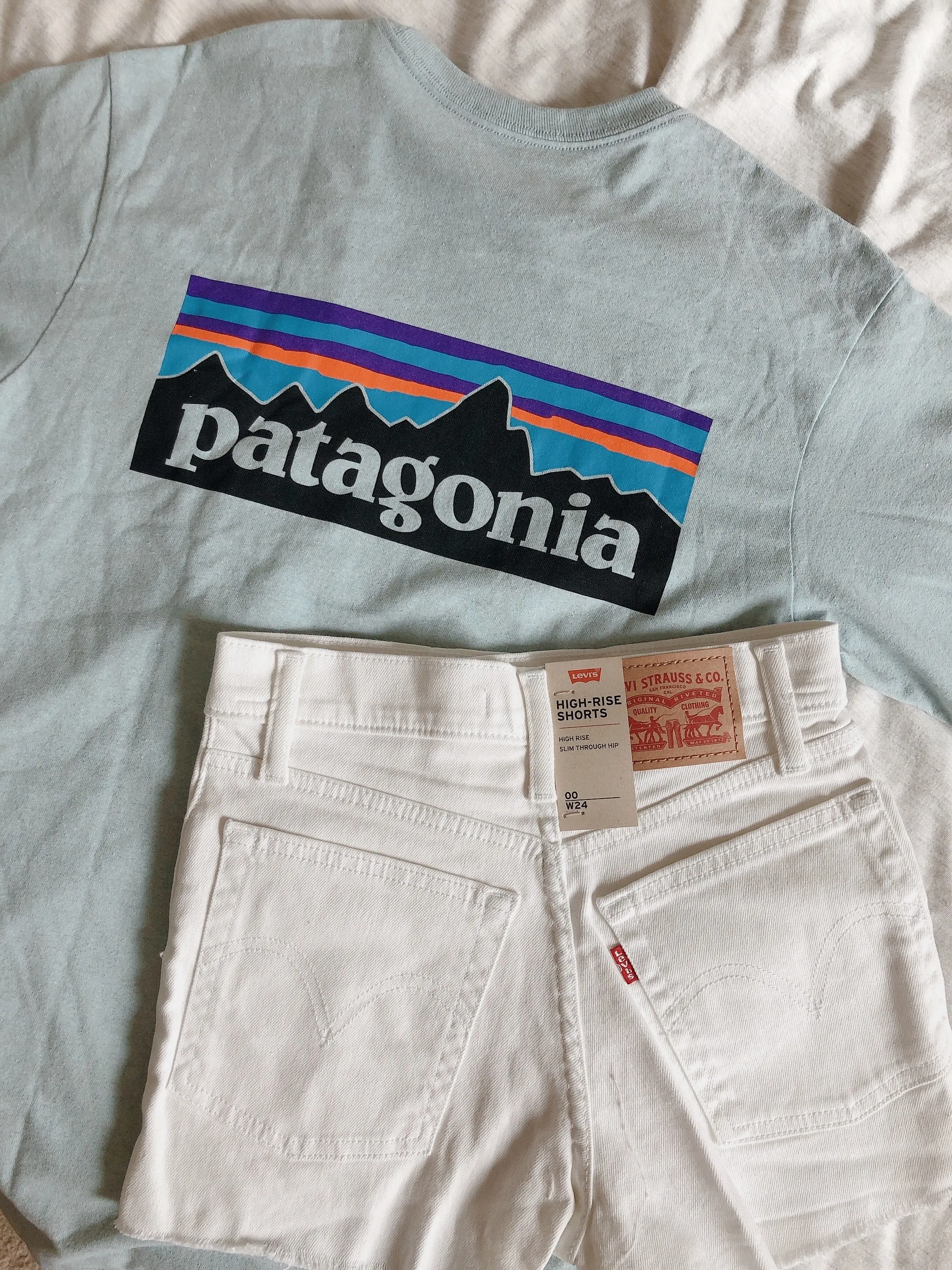 Logo Tee