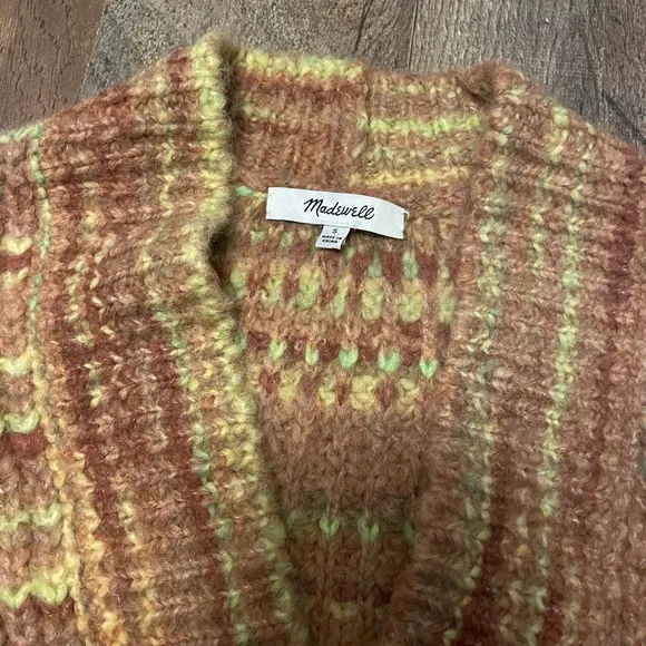 Madewell crop sweater size small.