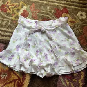 Majorelle flowy shorts
