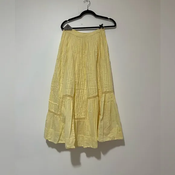 MAX &amp; MOI Midi skirts