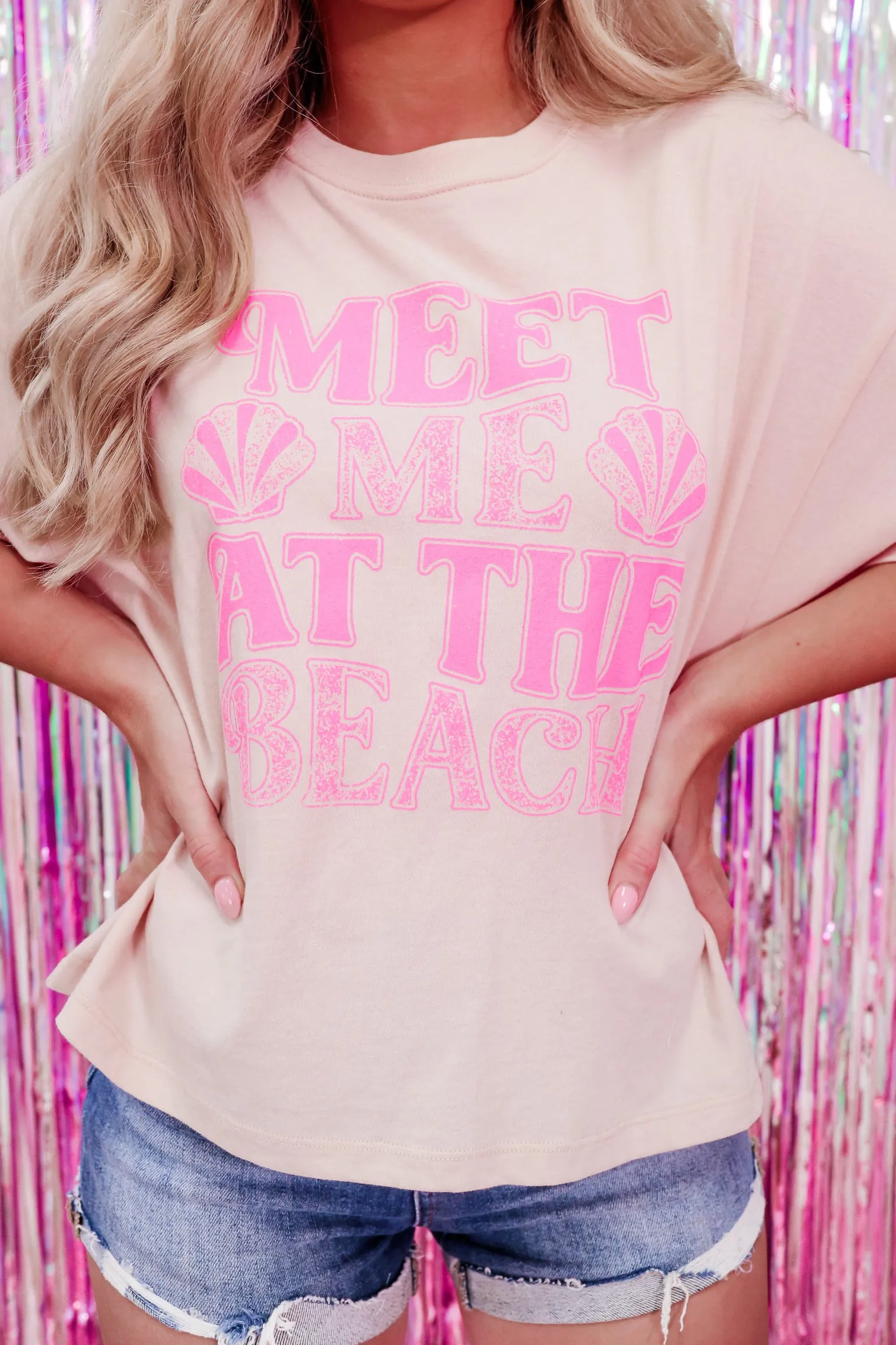 Meet Me At The Beach Crop Graphic Tee - Cream Pink