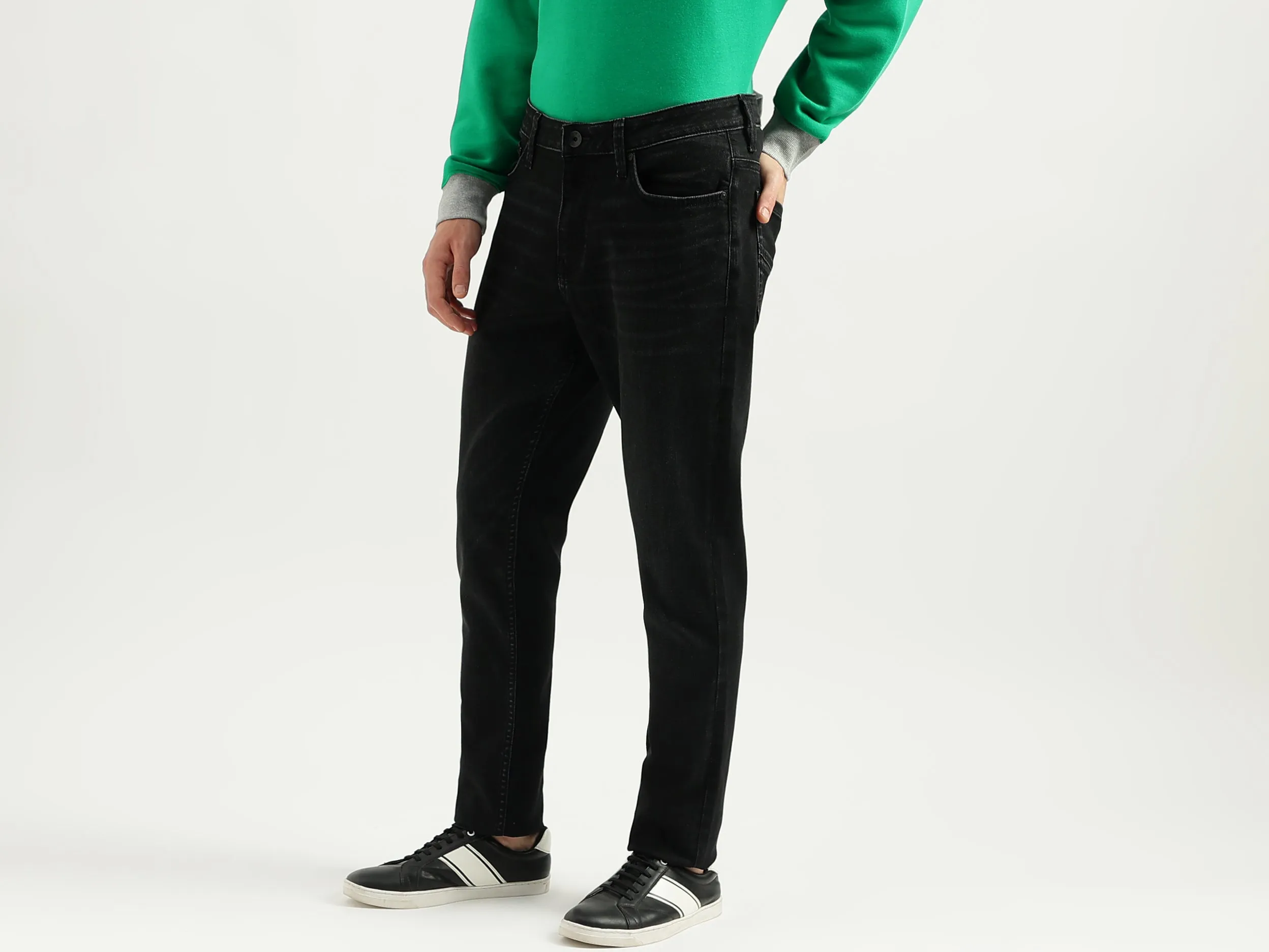 Men's Solid Slim Tapered Fit Jeans