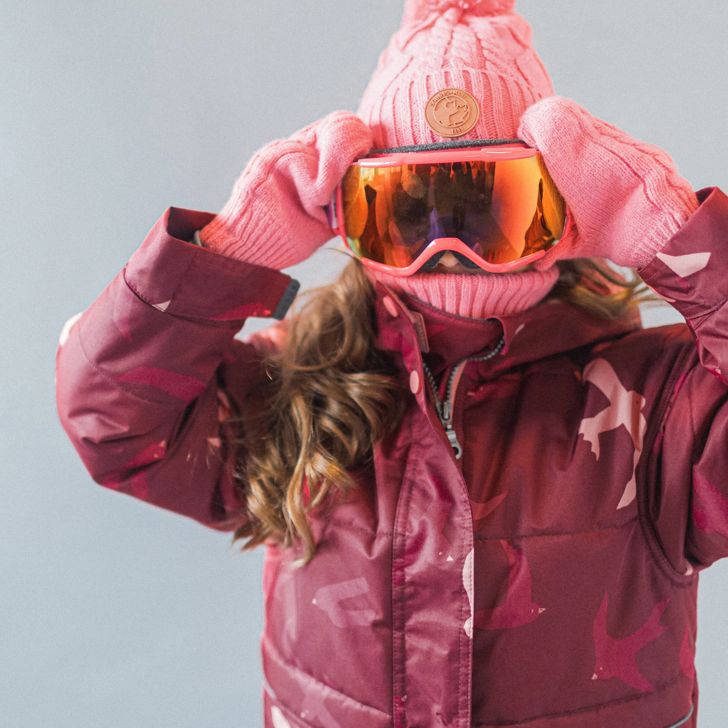 Mitaines roses en maille tressée, enfant  || Pink knitted mittens with a woven pattern, child