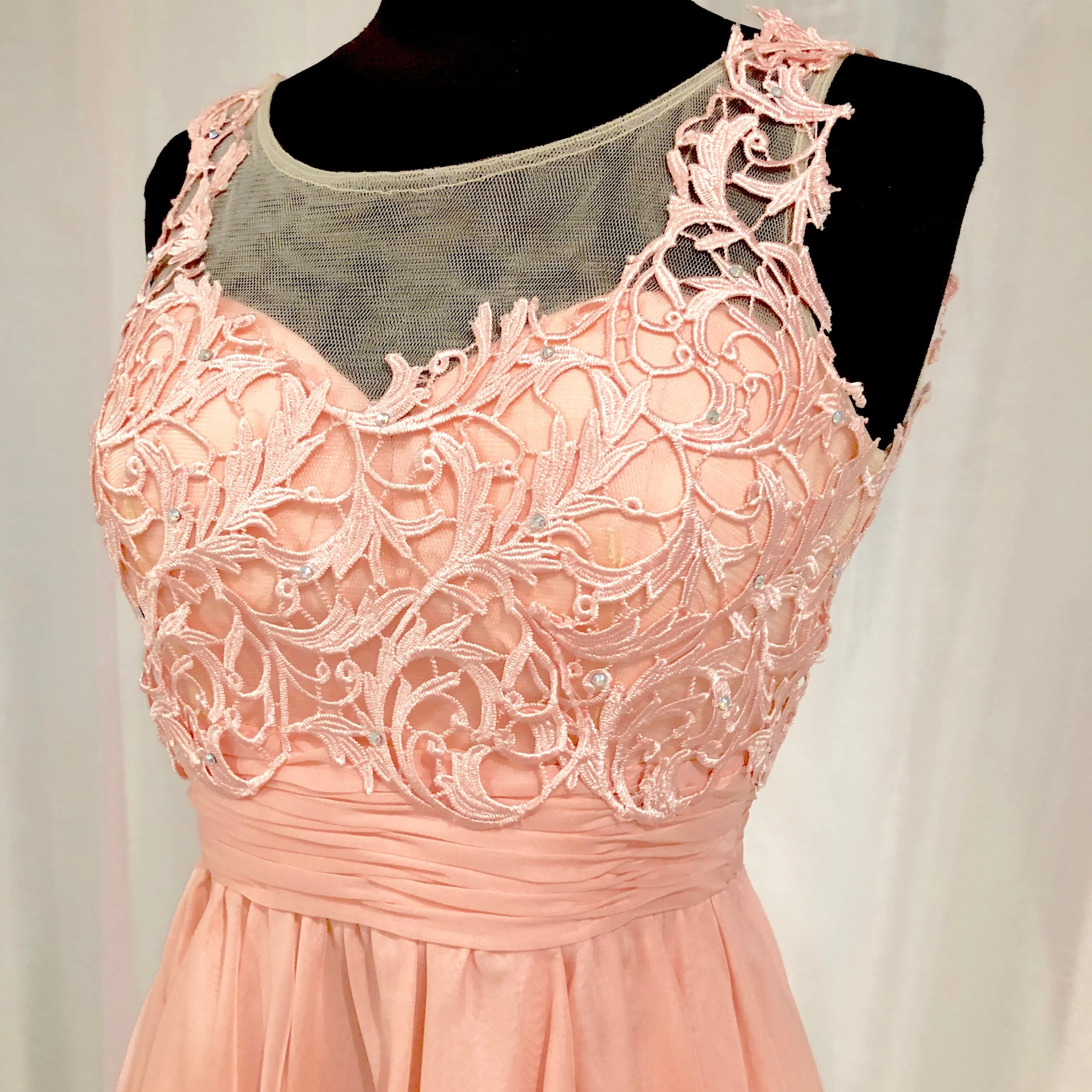 NARIANNA Short Blush Gown Size XS