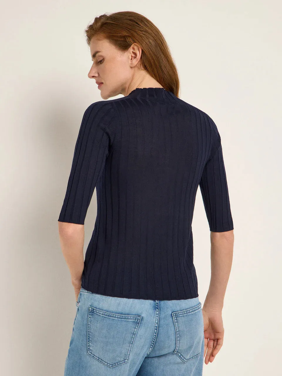 navy short sleeved rip pullover