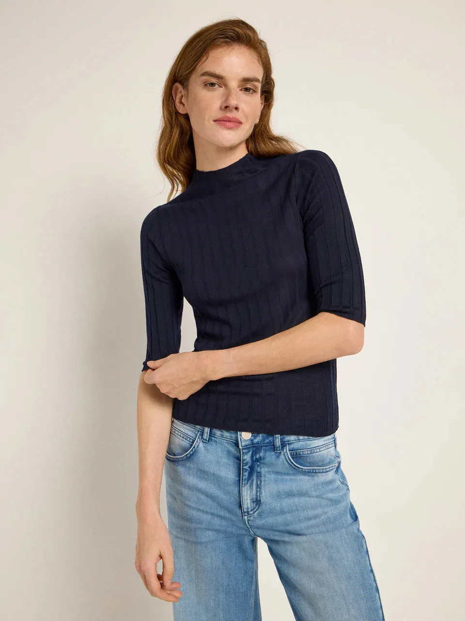 navy short sleeved rip pullover