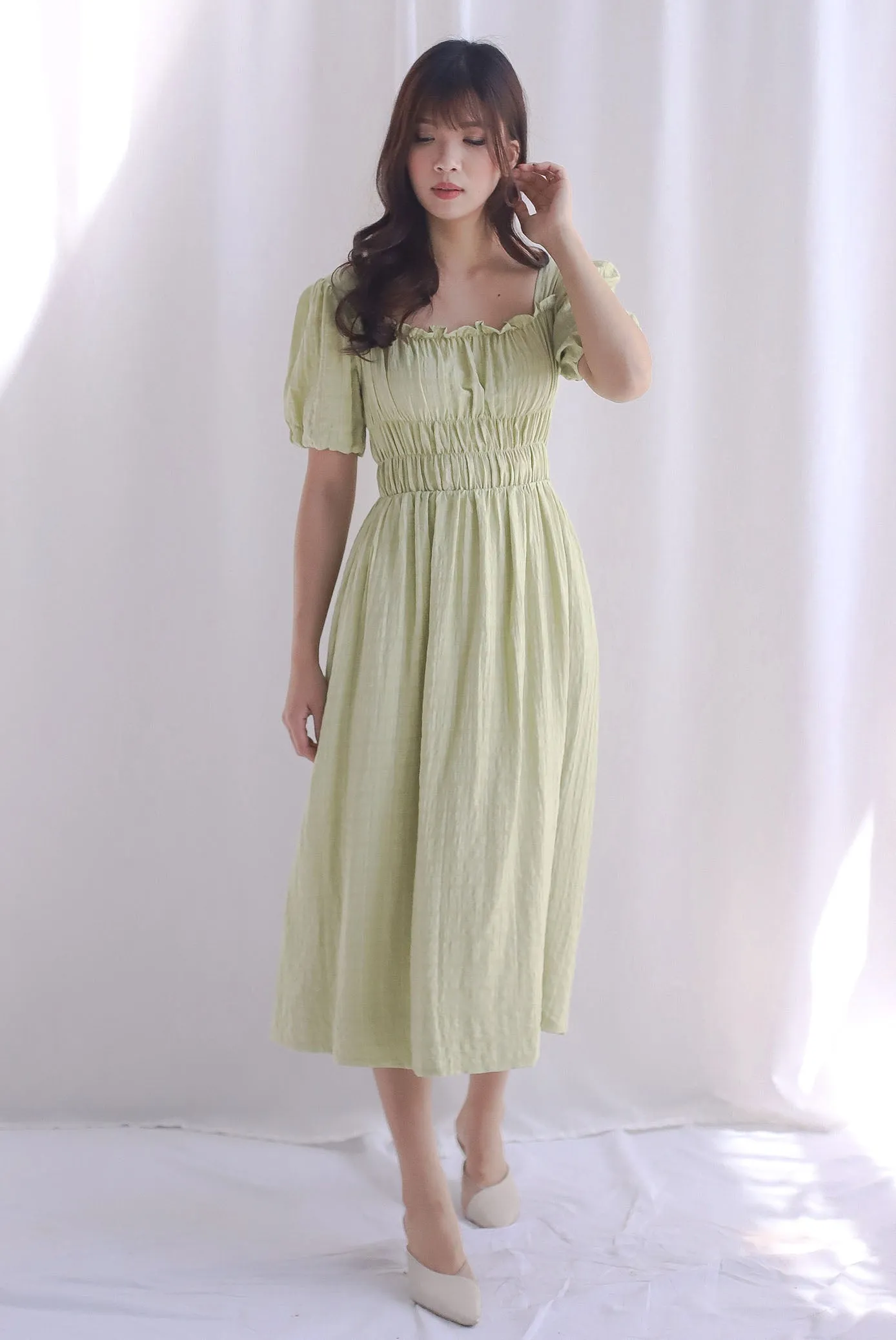 Nicolette Rich Waist Midi Dress In Moss Green
