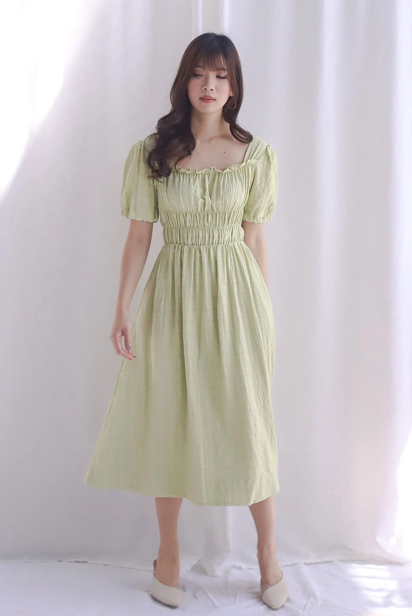 Nicolette Rich Waist Midi Dress In Moss Green