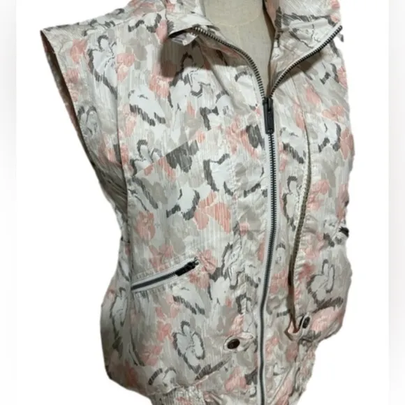 NWT FP MOVEMENT FREE PEOPLE CREAM &amp; OLIVE CARGO UTILITY VEST SZ M &amp; SHORTS SZ S