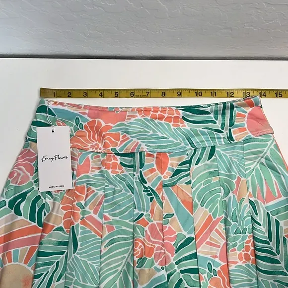NWT Kenny Flowers Hawaii Country club skort size medium