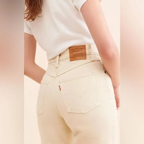 NWT Levi’s Premium 80’s Mom Jeans Beige Tan Size 25x30 High Rise Tapered Relaxed
