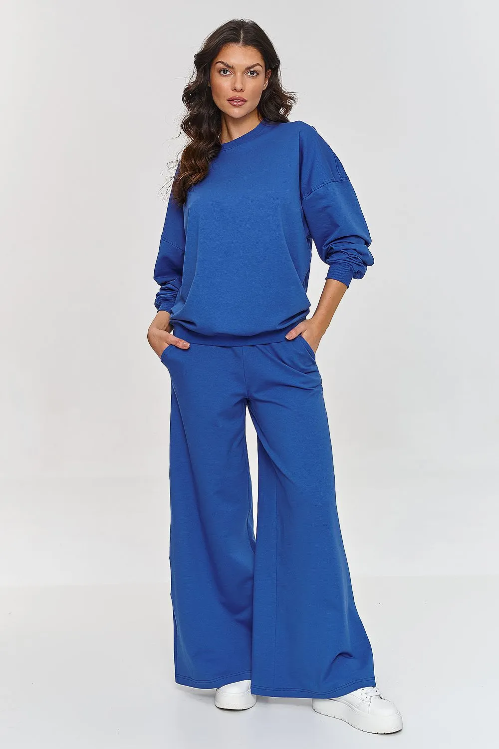 Oversized sweatshirt and trousers tracksuit set