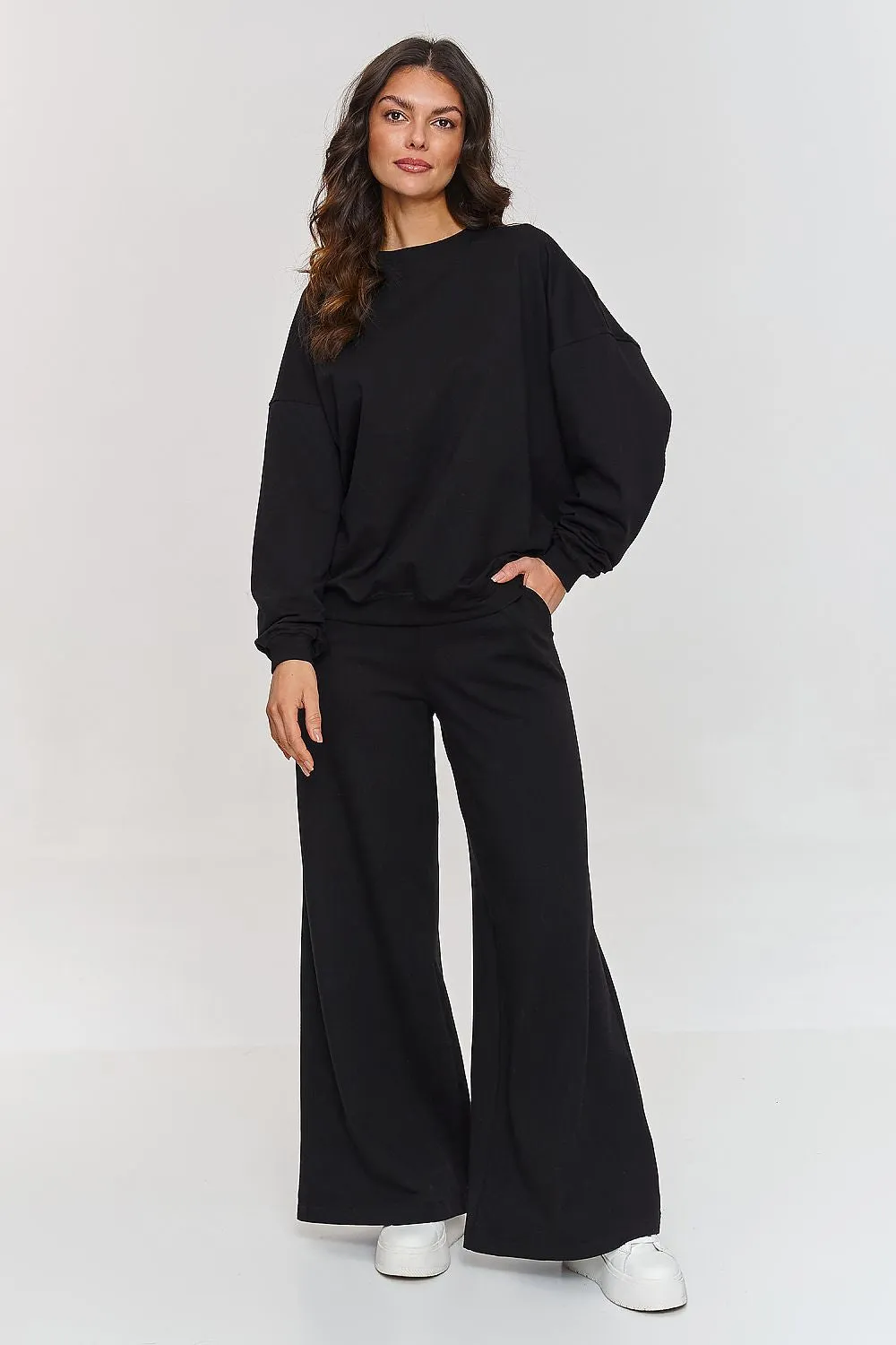 Oversized sweatshirt and trousers tracksuit set