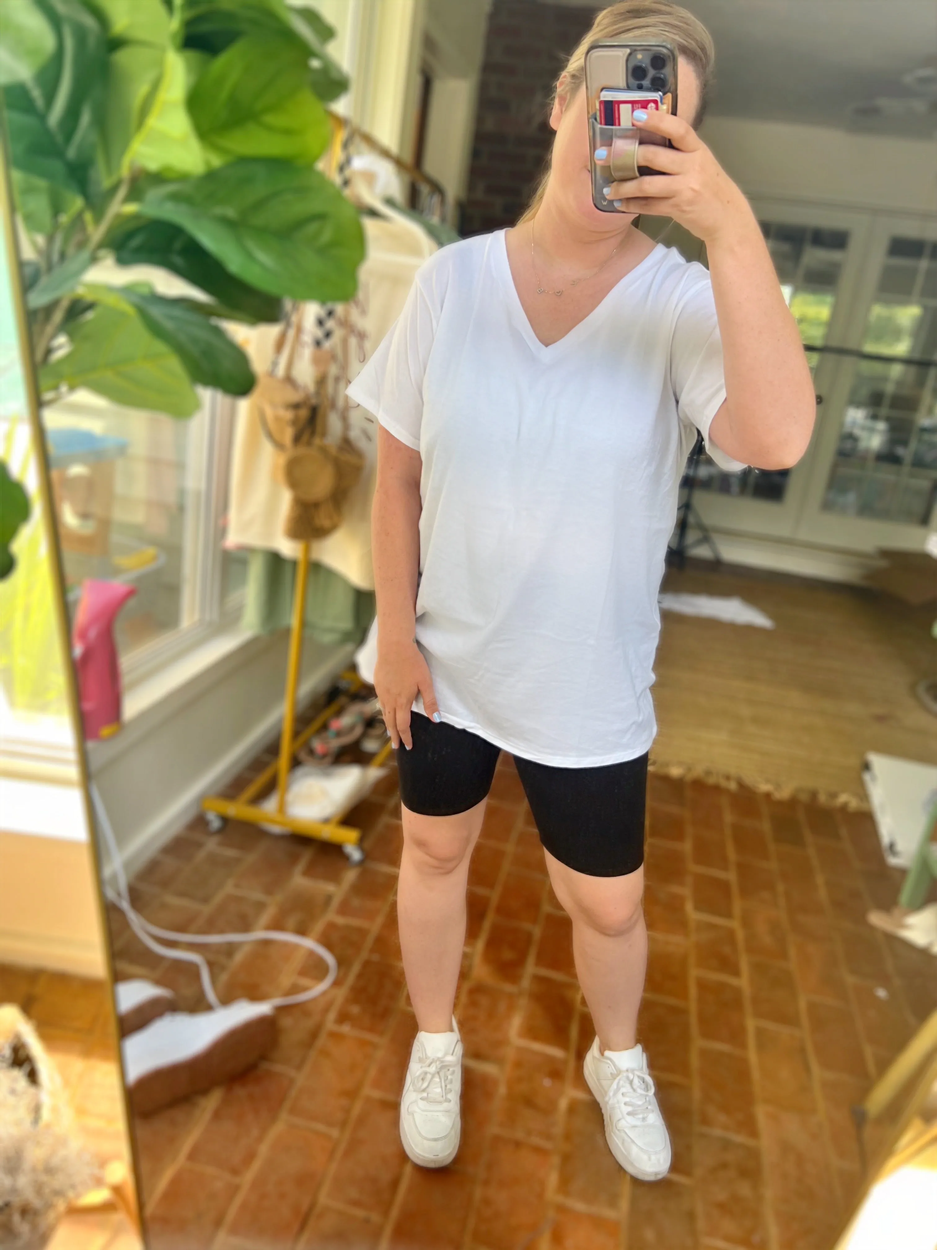 OVERSIZED V NECK TEE